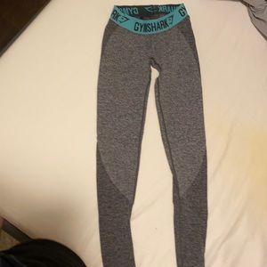 XS gray/blue Gymshark leggings
